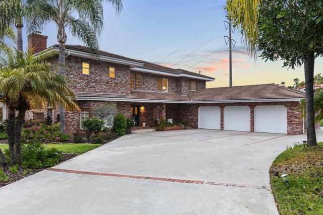 2610 Acuna Ct, Carlsbad CA: https://media.crmls.org/mediaz/2a42de97-0d3c-4f5d-80b7-be3a6bdca43b.jpg