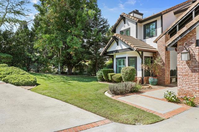 Detail Gallery Image 2 of 72 For 2328 via Del Aguacate, Fallbrook,  CA 92028 - 5 Beds | 4/1 Baths