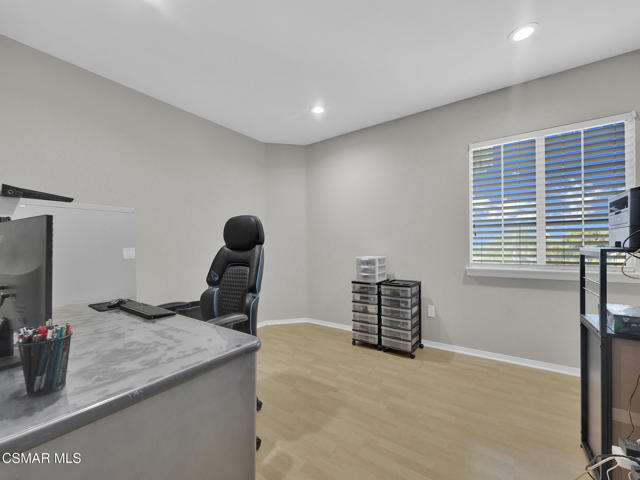 659 N Muirfield Avenue, Simi Valley CA: https://media.crmls.org/mediaz/2a430e17-7e7b-46bb-b34a-2fd76c354546.jpg