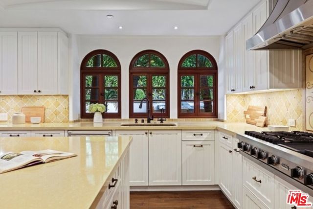 Drew Fenton | 746 Norway Lane Los Angeles CA | MLS: 7365043 Drew Fenton | 746 Norway Lane Los Angeles CA | MLS: 7365043