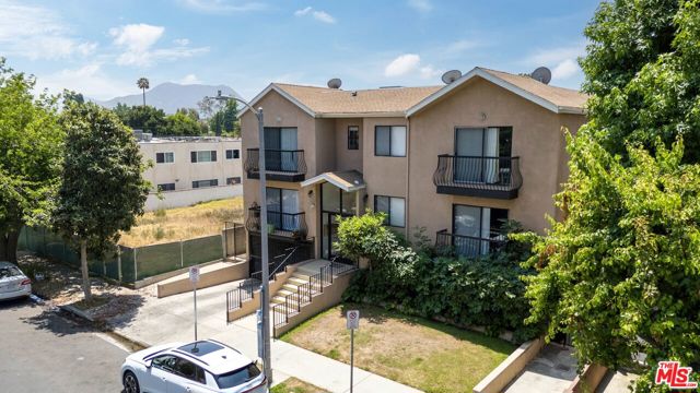 10916 Huston Street, 102 photo 1