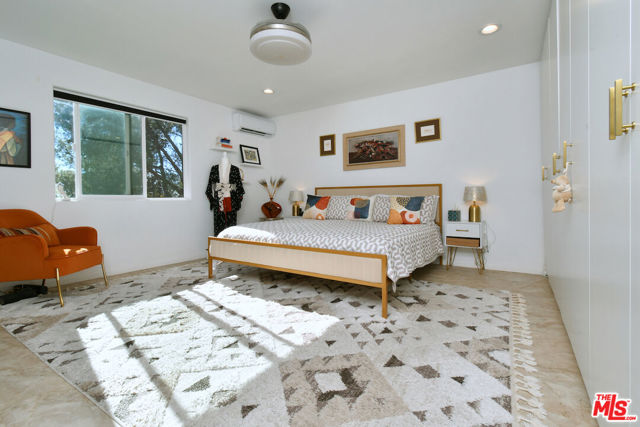 130 Dapplegray Road, Bell Canyon CA: https://media.crmls.org/mediaz/2a444d72-0c15-4bd8-ba6a-50a5413f4855.jpg
