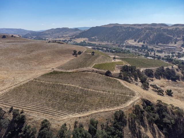 0 Airline Highway, Tres Pinos CA: https://media.crmls.org/mediaz/2a44d78a-58aa-4db6-a0b9-98ef2081ac36.jpg