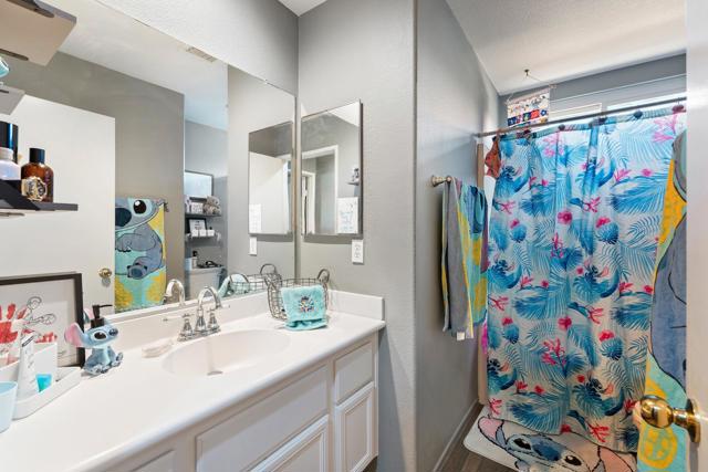 69867 Kent Place, Cathedral City CA: https://media.crmls.org/mediaz/2a45609a-e900-4655-b818-ea01725541f3.jpg