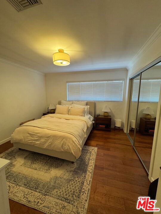 864 Granville Avenue photo 35