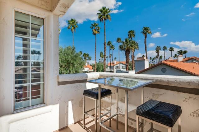 153 Desert Falls E Drive, Palm Desert CA: https://media.crmls.org/mediaz/2a4640f3-11fa-4e6c-9712-4e90e5dc1d5d.jpg