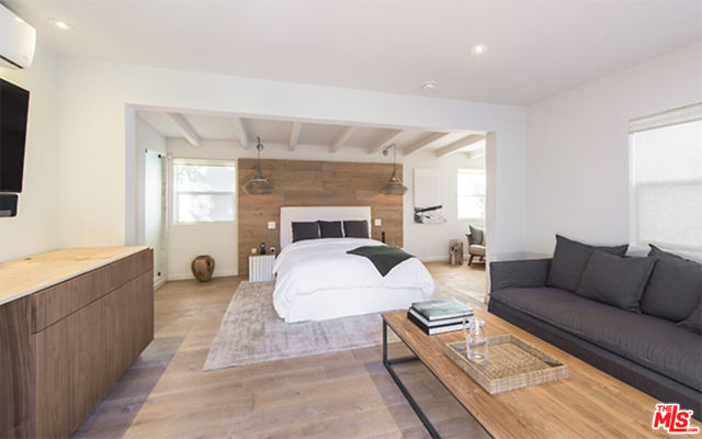 28028 SEA LANE Drive, Malibu CA: https://media.crmls.org/mediaz/2a465a91-f06d-49ee-b3c9-07d0401ae94a.jpg