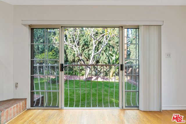 10709 ASHTON Avenue, Los Angeles CA: https://media.crmls.org/mediaz/2a47ec50-3b58-46ff-8520-31be7b0b49a7.jpg