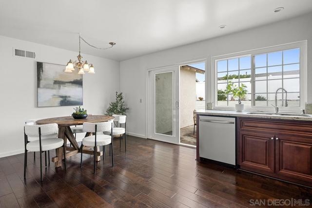 11394 Pegasus Ave, San Diego CA: https://media.crmls.org/mediaz/2a496331-820f-4048-b58c-e7dcc55b61da.jpg