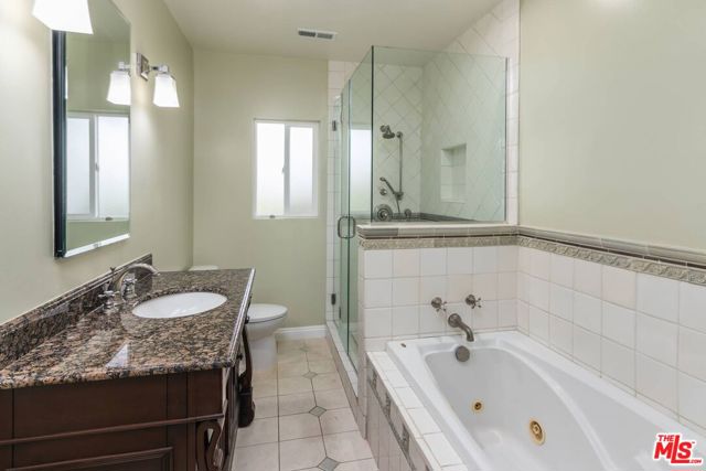 5332 Goodland Avenue, Valley Village CA: https://media.crmls.org/mediaz/2a4993e4-33c8-4dfd-aacb-ae0520bf2313.jpg