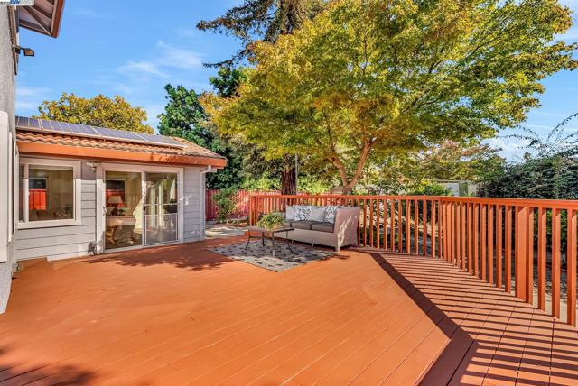 39478 Zacate Ave, Fremont CA: https://media.crmls.org/mediaz/2a49cb17-393b-4e9b-961b-114bdc92a43a.jpg