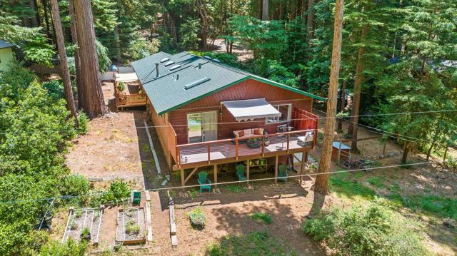 252 Nichols Drive, Santa Cruz CA: https://media.crmls.org/mediaz/2a4a6f62-fa9c-400b-8ff8-aff265085e79.jpg