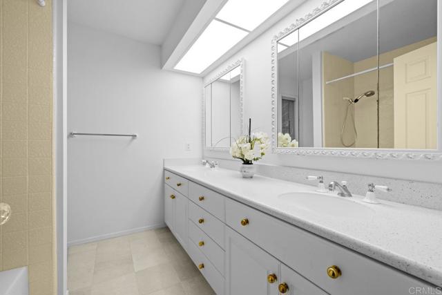 Detail Gallery Image 38 of 66 For 4955 Corlita Court Ct, San Diego,  CA 92122 - 3 Beds | 2/1 Baths