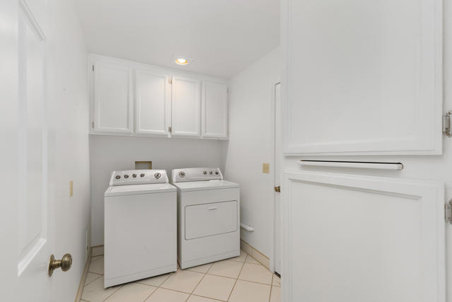 220 Green Mountain Drive, Palm Desert CA: https://media.crmls.org/mediaz/2a4abd2c-d9b0-4efb-9994-08b1a4890be3.jpg