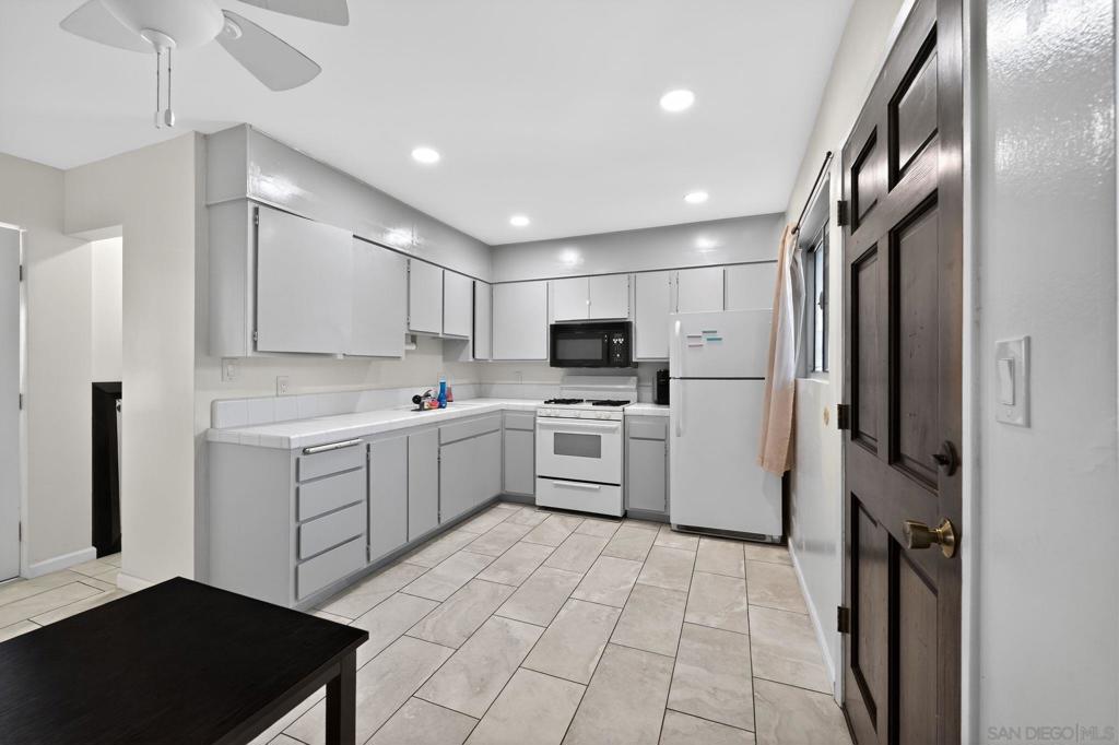 4875 Cole - photo 19