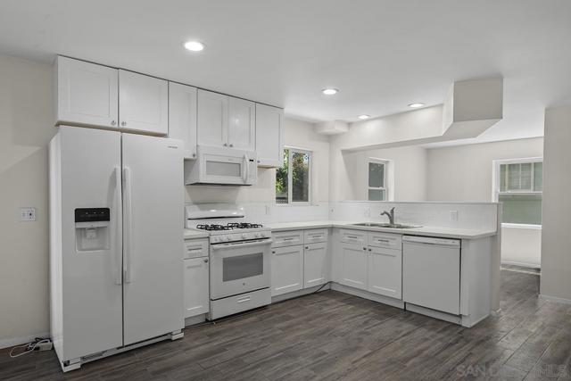 1821 25 Cypress Ave, San Diego CA: https://media.crmls.org/mediaz/2a4b4247-723e-43b8-9acb-1ad53e834c77.jpg