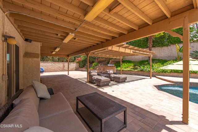 3961 Springtime Lane, Moorpark CA: https://media.crmls.org/mediaz/2a4b88de-d1f0-4ea3-914d-9b010322da6a.jpg
