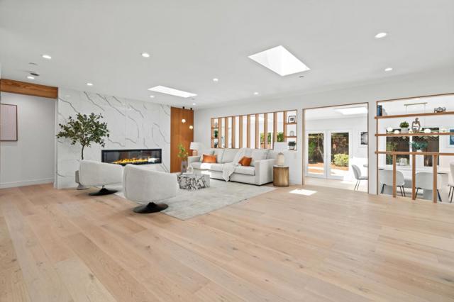 2049 Santa Cruz Avenue, Menlo Park CA: https://media.crmls.org/mediaz/2a4bb79f-2580-4017-9f29-2e2b082a33f7.jpg