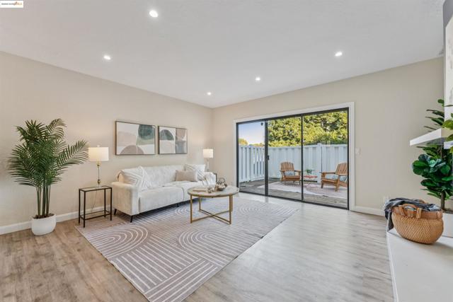 3732 Northridge Dr, Richmond CA: https://media.crmls.org/mediaz/2a4bfab8-c55e-4b2b-a4d4-24835b19d64d.jpg