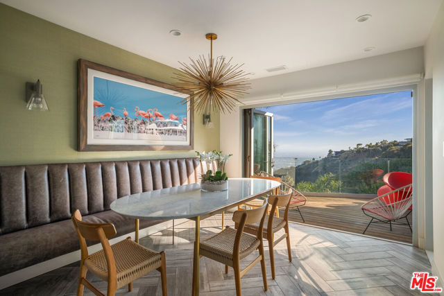 2137 Sunset Plaza Drive, Los Angeles CA: https://media.crmls.org/mediaz/2a4d7f84-229b-4c18-acd9-984a7f91d871.jpg