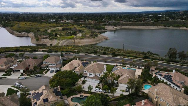 994 N Big Sky Lane, Orange CA: https://media.crmls.org/mediaz/2a4dbf30-3bb2-4079-972a-96d6e7242412.jpg
