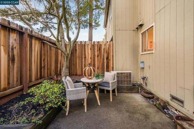 Image 29 of 38 For 101 Ascot Ct  B