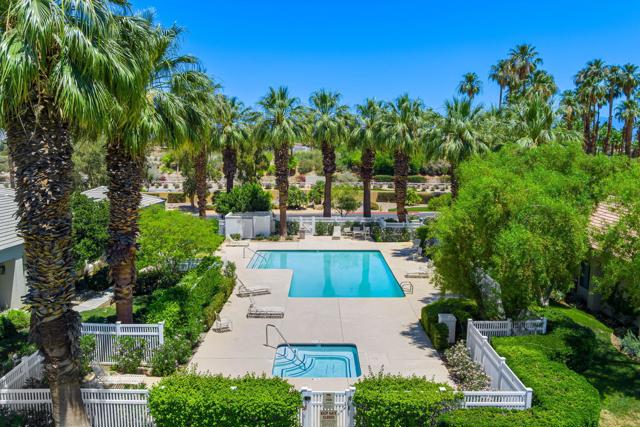 80601 Oak Tree, La Quinta CA: https://media.crmls.org/mediaz/2a4e9562-a420-4336-8470-1b7dfefd4cac.jpg