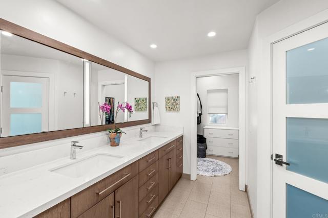 11549 Manzanita Rd, Lakeside CA: https://media.crmls.org/mediaz/2a4ea0be-3ad7-4e7f-88e7-24e469df1d38.jpg