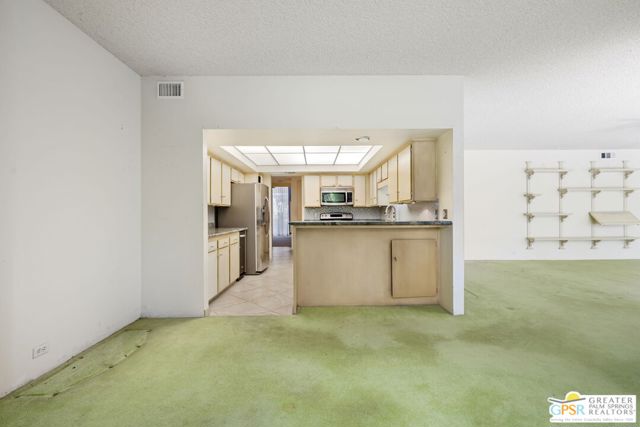 493 Desert Lakes Drive, Palm Springs CA: https://media.crmls.org/mediaz/2a4edf9a-cb54-49fb-a0b4-ad94e87e677d.jpg