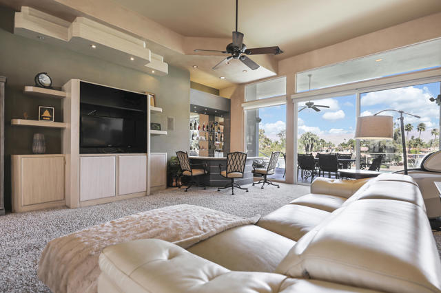 Image 8 of 34 For 42780 Caballeros Drive