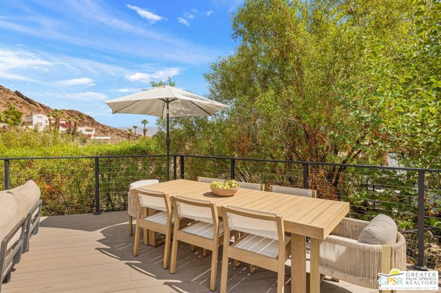 370 W Crestview Drive, Palm Springs, CA 92264