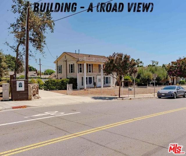 5706 Pioneer Boulevard, Whittier CA: https://media.crmls.org/mediaz/2a4fb577-c106-4001-935e-1b297096d6c9.jpg