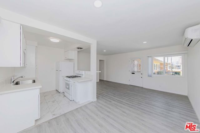 711 S Sierra Vista Avenue, Alhambra CA: https://media.crmls.org/mediaz/2a4ff944-6057-4197-9761-ef360ede743c.jpg