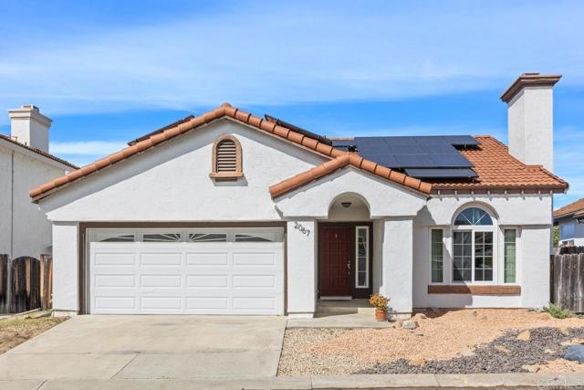 Detail Gallery Image 2 of 29 For 2067 Paseo De Anza, Vista,  CA 92084 - 3 Beds | 2 Baths