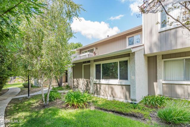 15175 Marquette Street, Moorpark CA: https://media.crmls.org/mediaz/2a527d0f-9fce-45c3-9d83-9a77f7115793.jpg