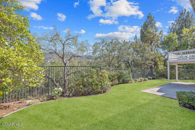 1636 Meadowglen Court, Newbury Park CA: https://media.crmls.org/mediaz/2a528f11-3a02-4d1f-8bdb-26c0247bfee4.jpg