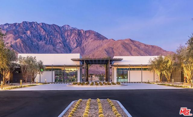 400 Fountain Drive, Palm Springs CA: https://media.crmls.org/mediaz/2a52c74c-d4d4-49e8-9356-dbba64b9b840.jpg