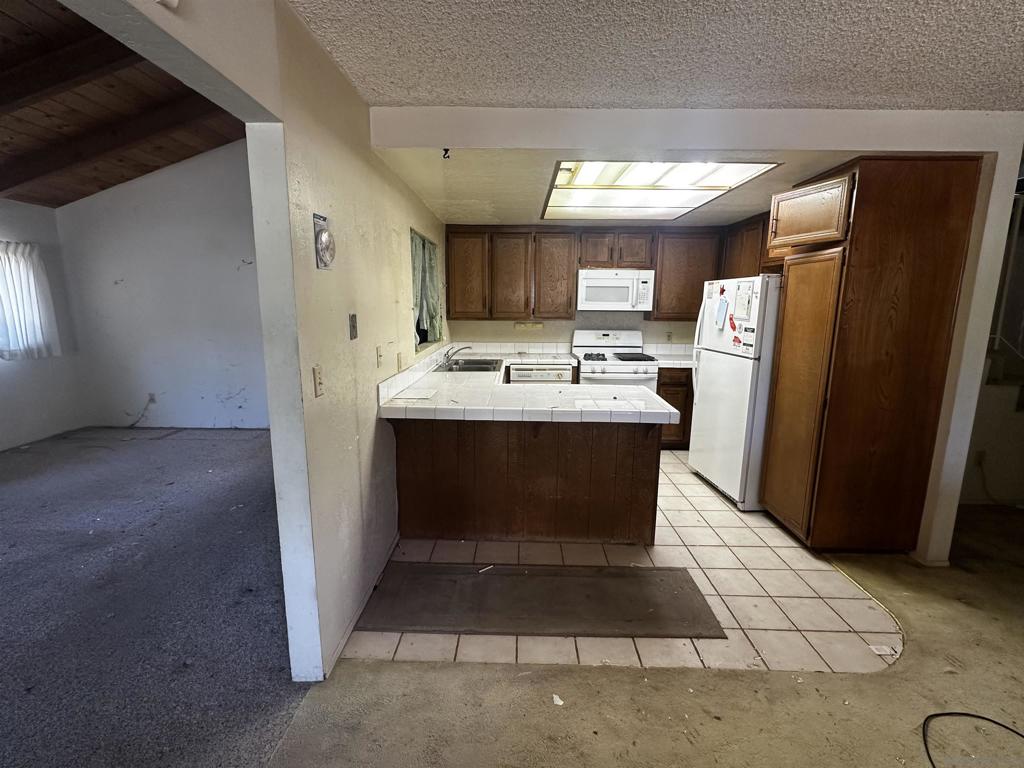 677 Astorga Place - photo 9