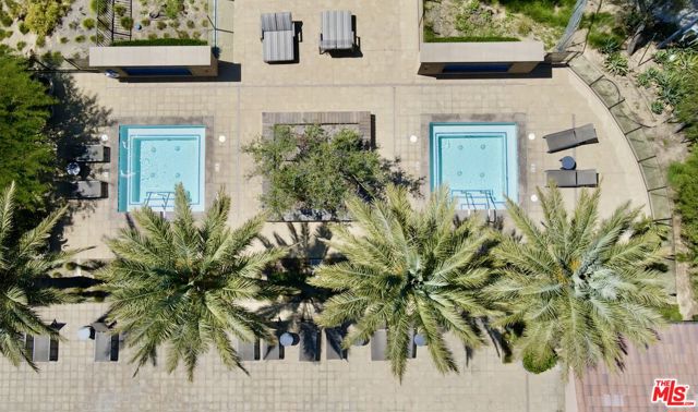 20659 W Beech Circle, Porter Ranch CA: https://media.crmls.org/mediaz/2a544217-bcaf-4111-865e-88f1c119058e.jpg