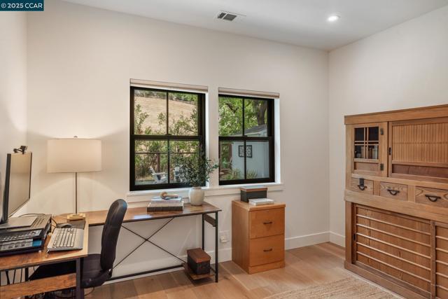 267 Valle Vista Dr, Danville CA: https://media.crmls.org/mediaz/2a550ad2-15a1-4bd7-933e-14a35af2ddcc.jpg