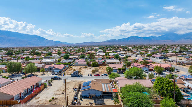 13576 La Mesa Drive, Desert Hot Springs CA: https://media.crmls.org/mediaz/2a552d6a-9b72-4866-ba32-2ecd60169d77.jpg