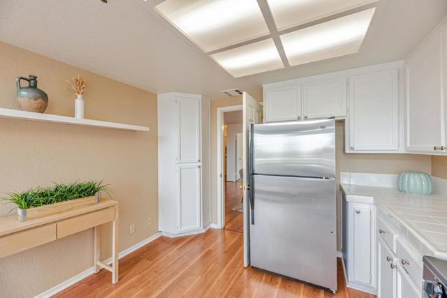 110 Cityview Drive, Daly City CA: https://media.crmls.org/mediaz/2a55a7a1-29ca-4a6f-a9d9-7e817aef342b.jpg
