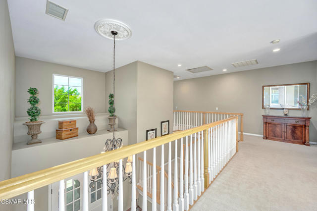 4566 Bluewood Court, Moorpark CA: https://media.crmls.org/mediaz/2a561ad3-6e5e-4745-8478-a0421023f562.jpg