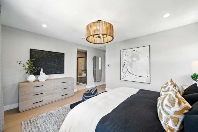 Image 30 of 36 For 4723 Marengo Common