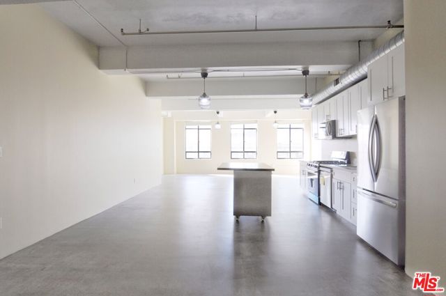 849 S Broadway, Los Angeles CA: https://media.crmls.org/mediaz/2a56ebba-c876-4bd5-8b0d-f1543f7960d5.jpg