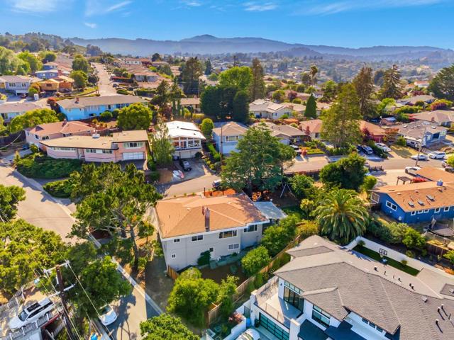 3300 Plateau Drive, Belmont CA: https://media.crmls.org/mediaz/2a570f0c-1bbf-4c20-973d-2eafe5932c75.jpg