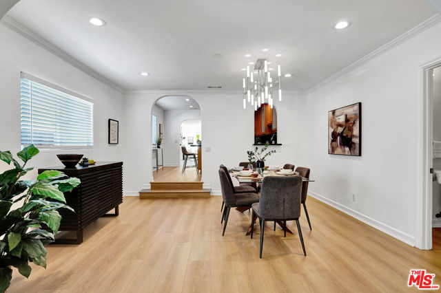 4476 Calhoun Avenue, Sherman Oaks CA: https://media.crmls.org/mediaz/2a58704f-4455-4c4c-81d7-6c6d63f7739c.jpg