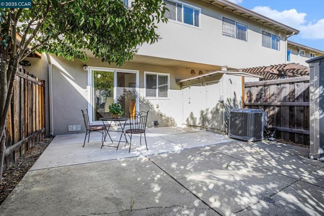 1897 Lynwood Dr, Concord CA: https://media.crmls.org/mediaz/2a591fa5-e36f-4d75-9ed5-20ff3382f9c6.jpg