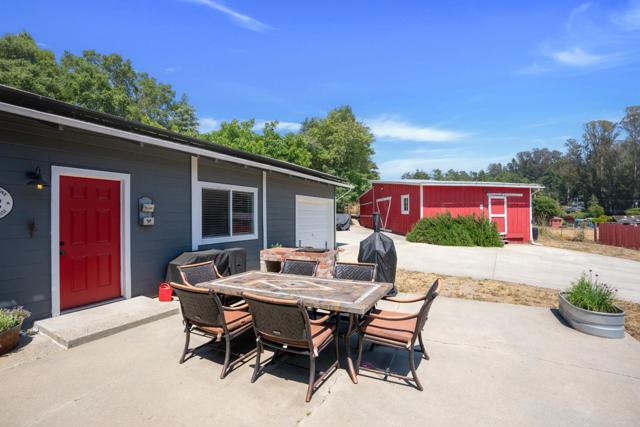 2165 Cox Road, Aptos CA: https://media.crmls.org/mediaz/2a5a7b43-4a4e-477e-8db7-9ed7ab99bd3e.jpg