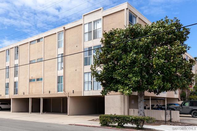 5015 Cape May Ave, San Diego CA: https://media.crmls.org/mediaz/2a5a8010-cf2b-4aa6-a2b3-94320a928875.jpg